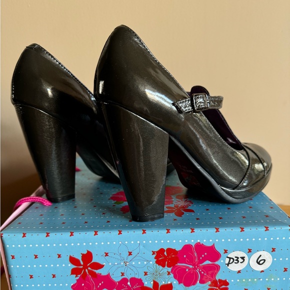 *SOLD* Black Patent Heeled Mary Jane - Picture 4 of 7